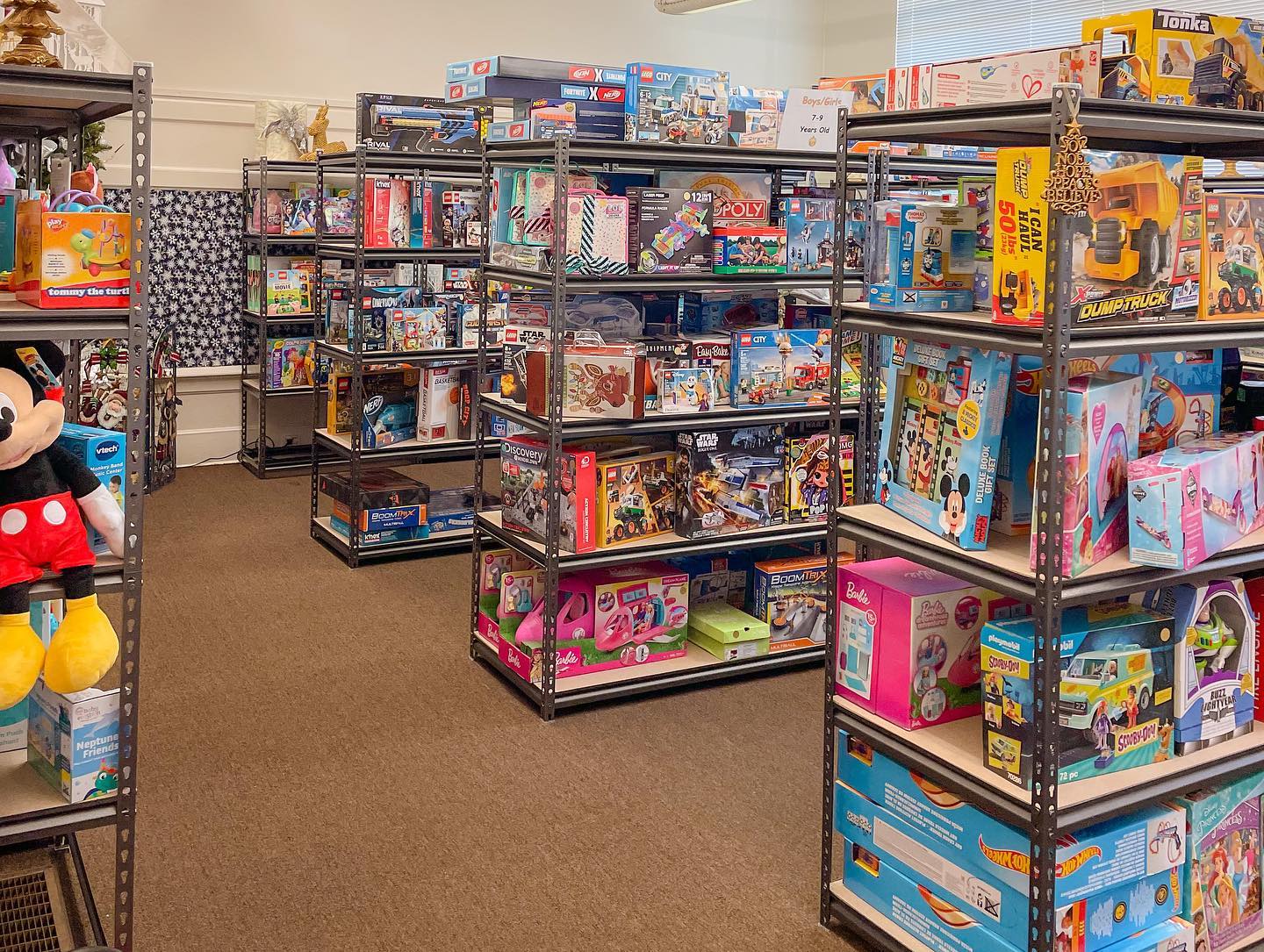 Santa Shoppe Gallery